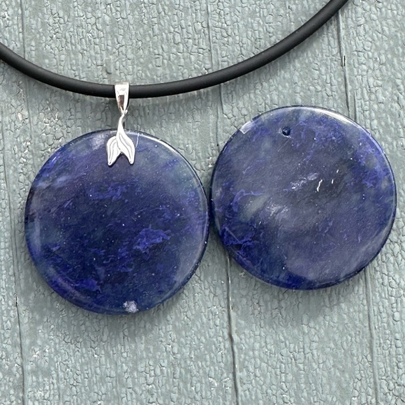 831. Blueberry Quartz Disc pendant .925 Sterling silver bail clasp black cord - Picture 6 of 6